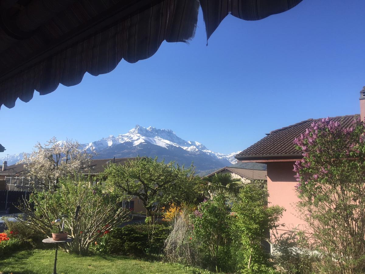 Bnb Parisod Aigle Buitenkant foto